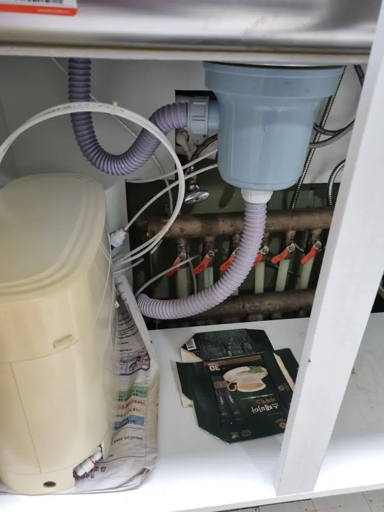 싱크대 뚫음 작업 1